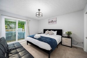 3 bedrooms, iron/ironing board, free WiFi, bed sheets
