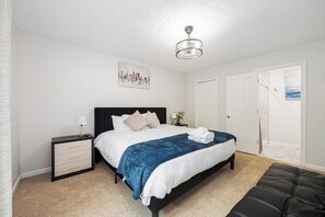 3 bedrooms, iron/ironing board, free WiFi, bed sheets - Charming Ranch 3BR W/ Hot Tub and Ping Pong Table
(Dublin)