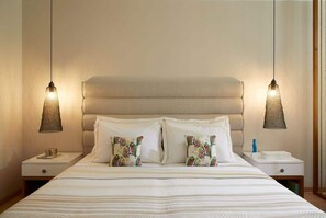 Silitysrauta/-lauta, vauvan matkasänky, Wi-Fi, vuodevaatteet