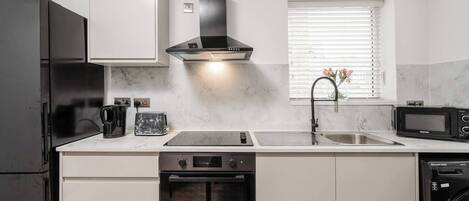 Fridge, microwave, oven, stovetop