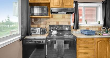 52-3 Bed Suite on Lake Central A/C By Airport