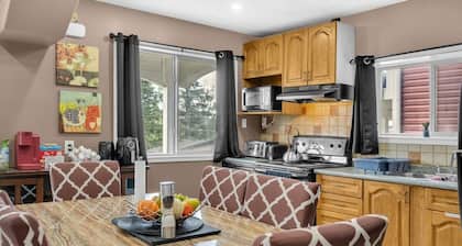 52-3 Bed Suite on Lake Central A/C By Airport