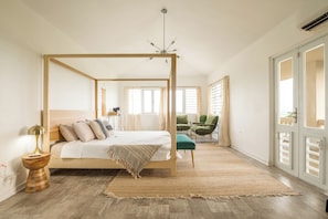 7 bedrooms, iron/ironing board, WiFi, bed sheets