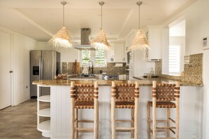 Fridge, microwave, oven, stovetop - Spacious 7-BR villa in Rio Grande w/ pool, hot tub, OCEAN VIEW, 5 mins to beach! (Rio Grande)