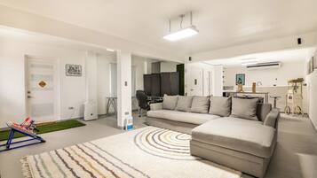 Smart TV, videojuegos, libros