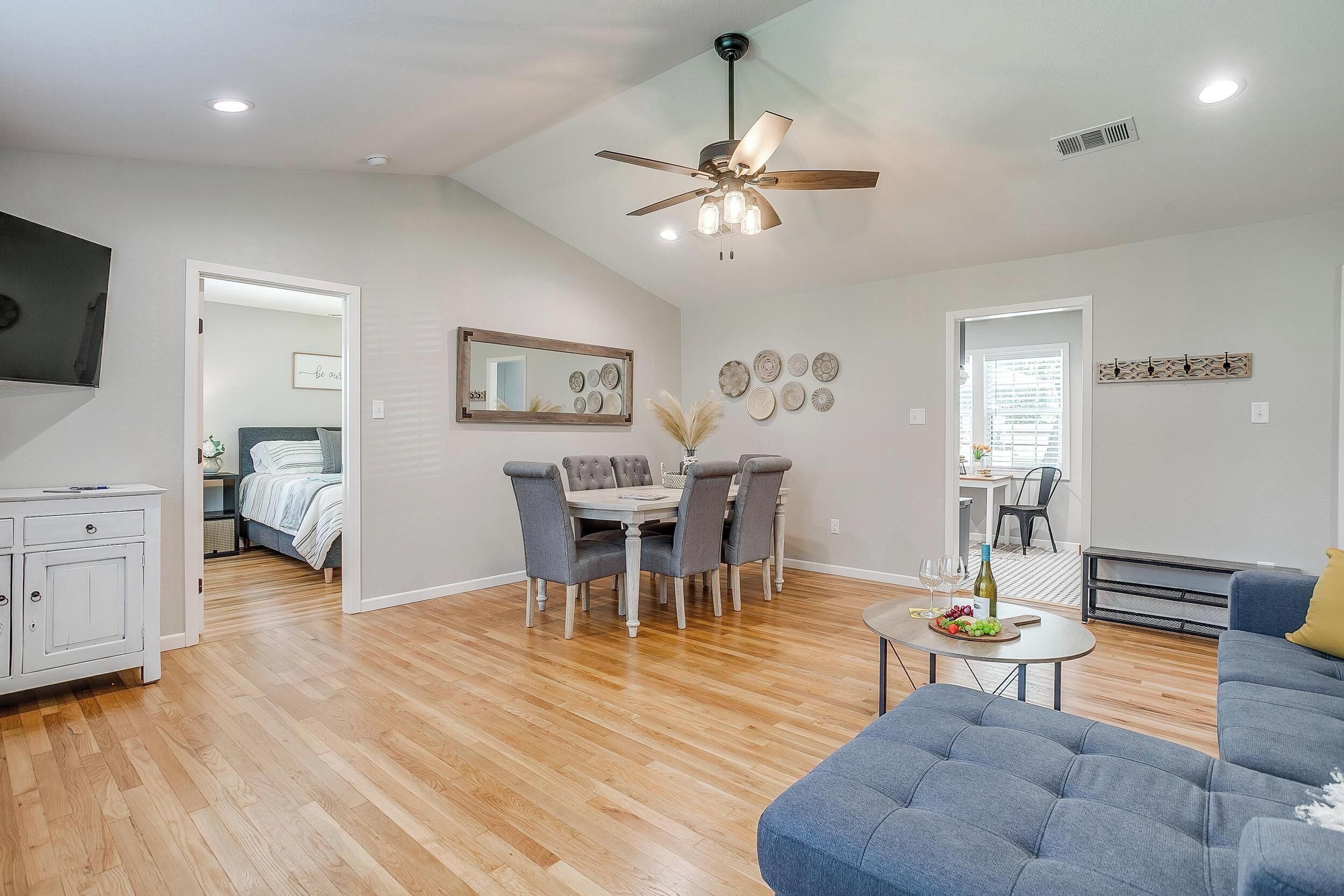 Una Smart TV, libros