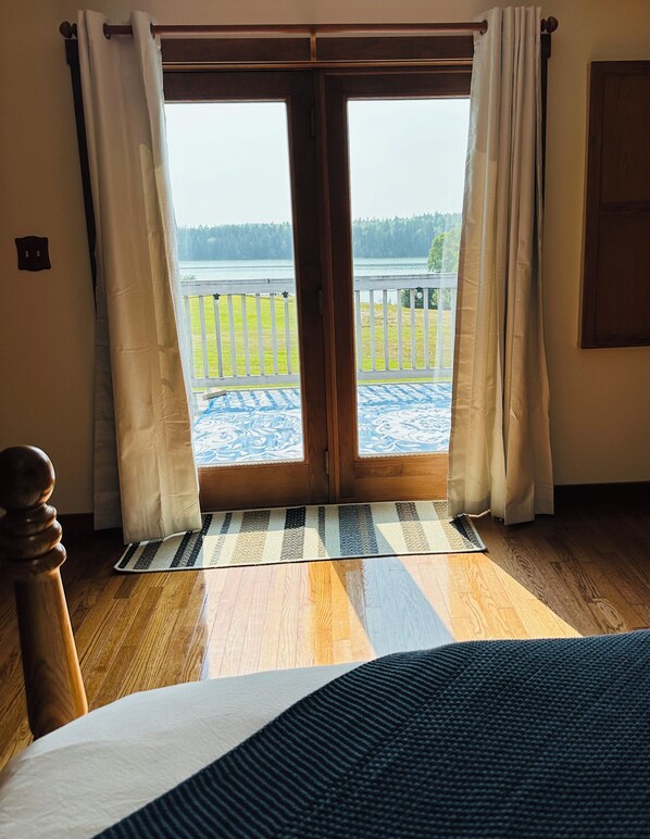 3 bedrooms, desk, free WiFi, bed sheets