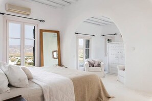 7 quartos, cofres nos quartos, ferros/tábuas de passar roupa