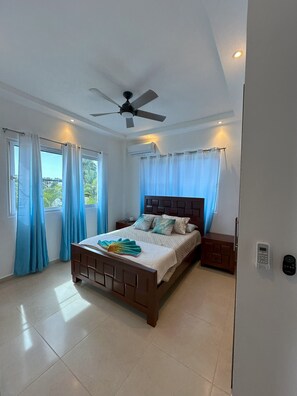 3 bedrooms, iron/ironing board, WiFi, bed sheets - 3 BD/5Bath, Beaches, Private pool, Wi-Fi, AC, 24hr Security, Waterparks.  (Sosúa)