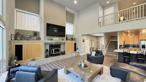 Smart TV, fireplace, DVD player, books