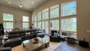 Smart TV, fireplace, DVD player, books