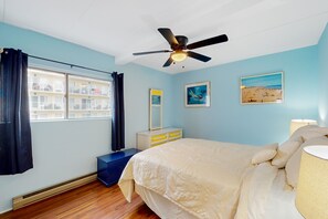 1 bedroom, iron/ironing board, WiFi, bed sheets - Third-floor, ocean-view condo w/boardwalk views, pool access, washer/dryer & AC (Ocean City)