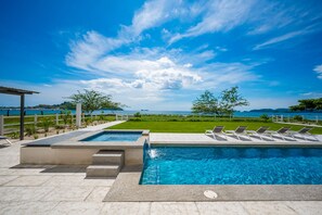 Pool - Spacious waterfront condo with shared pool, balcony, and washer/dryer (Playa Potrero)