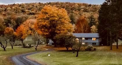 Adventure-filled getaway, ponds, trails, dog-friendly, w/d, BBQ, views & more