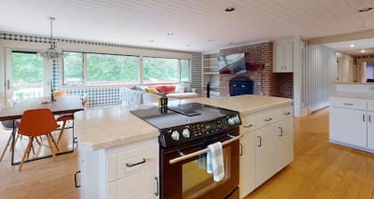 Adventure-filled getaway, ponds, trails, dog-friendly, w/d, BBQ, views & more
