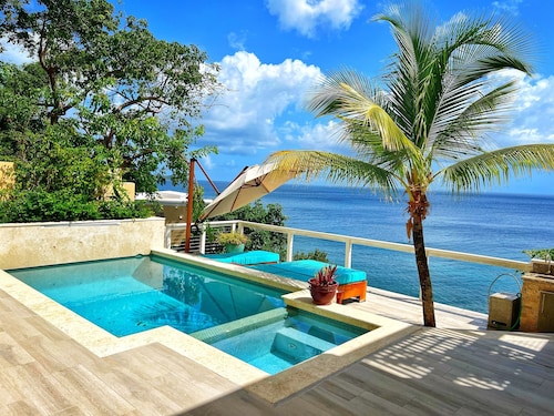 Secluded Paradise with Stunning Views & Pool