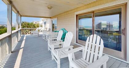 Charming coastal dog friendly apartment near the beach
