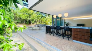 Outdoor dining - Dune Ten - A luxurious home, just steps from Fingal Beach. (Fingal Head)
