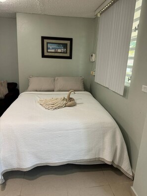 1 bedroom, WiFi, bed sheets