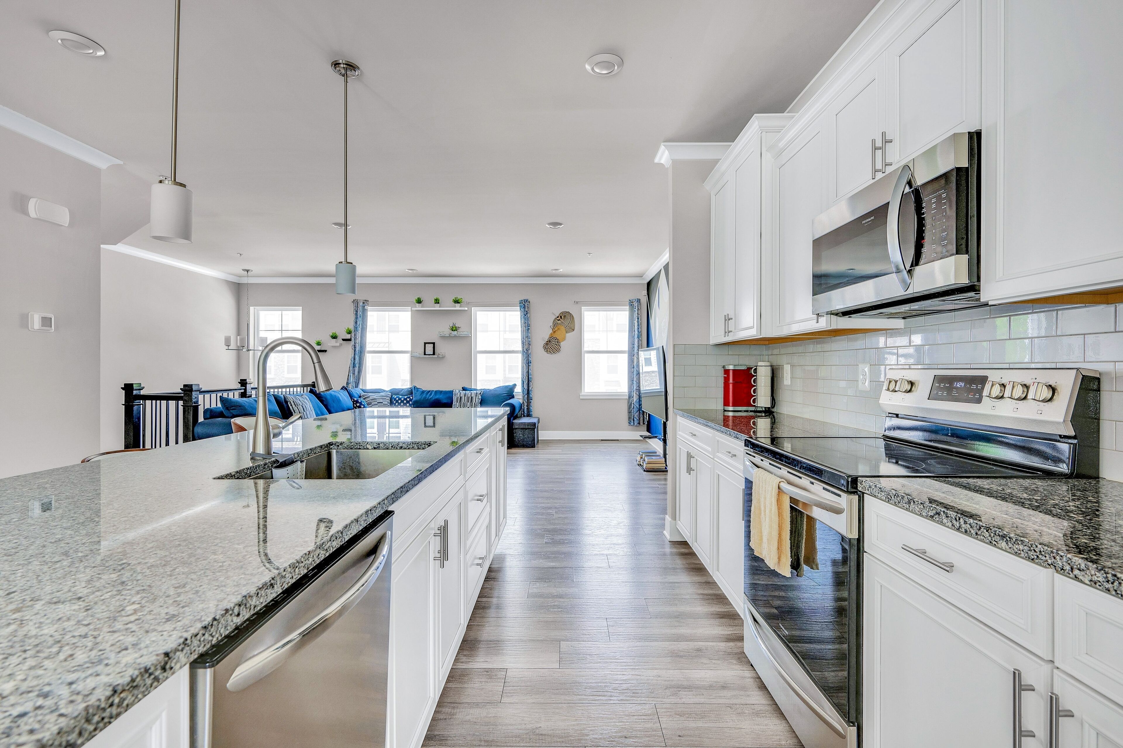 雪櫃、微波爐、焗爐、爐具