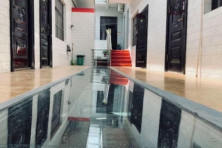 Interior. Huashan Xinyi Inn