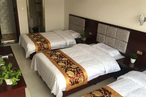 Huashan Xinyi Inn