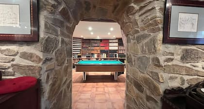 Family Serenity Mountain Farmhouse in Arano. Just 30mins Drive to Donosti