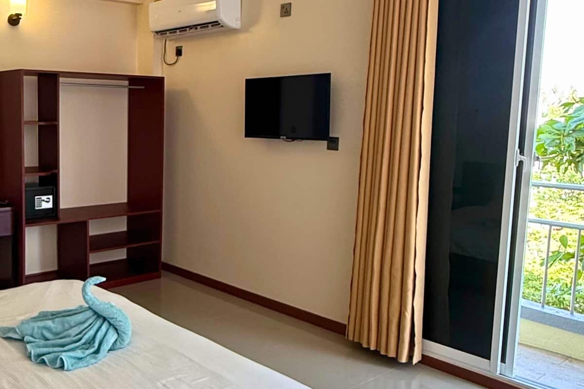 Deluxe Double Room, 1 Bedroom, Balcony, City View | View from room