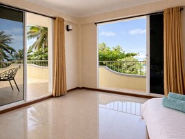 Quarto família, 2 quartos, sacada, vista para o mar | Vista do quarto