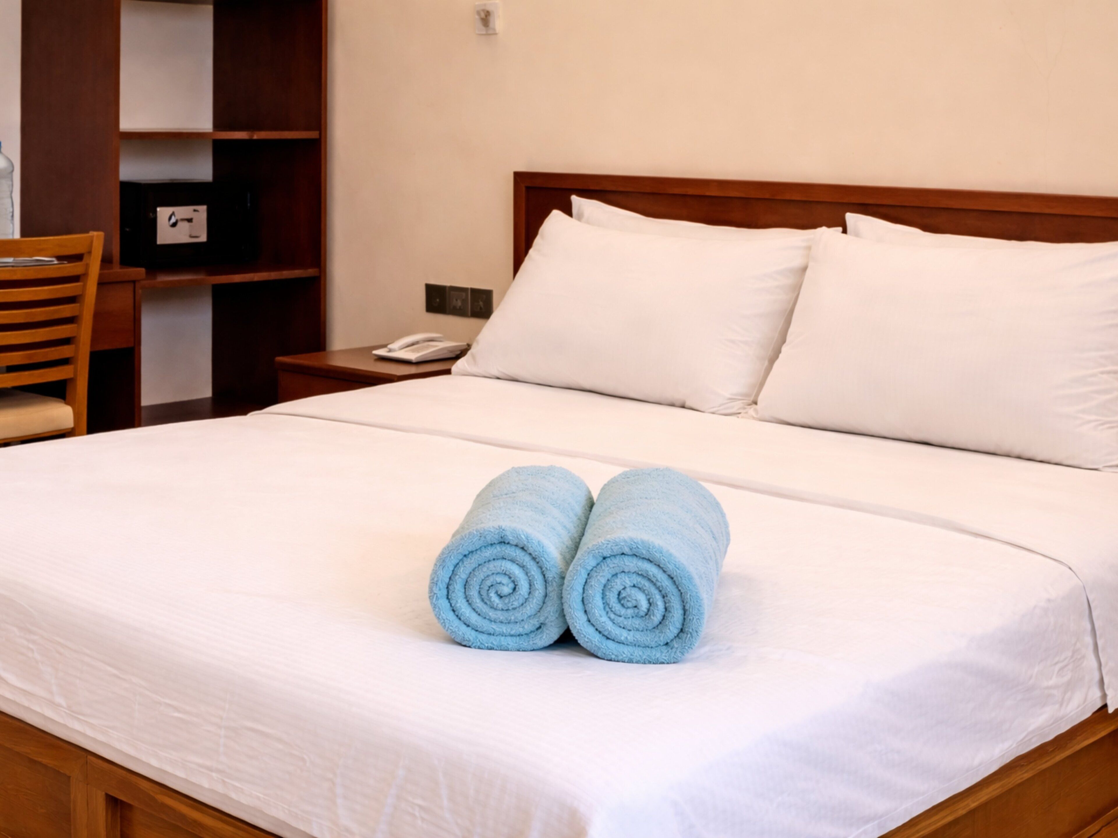 Standard Double Room, 1 Bedroom, City View | Minibar, in-room safe, desk, laptop workspace