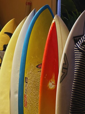 Surfing/boogie boarding