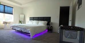 4 Schlafzimmer, Schreibtisch, Bügeleisen/Bügelbrett, Reisekinderbett