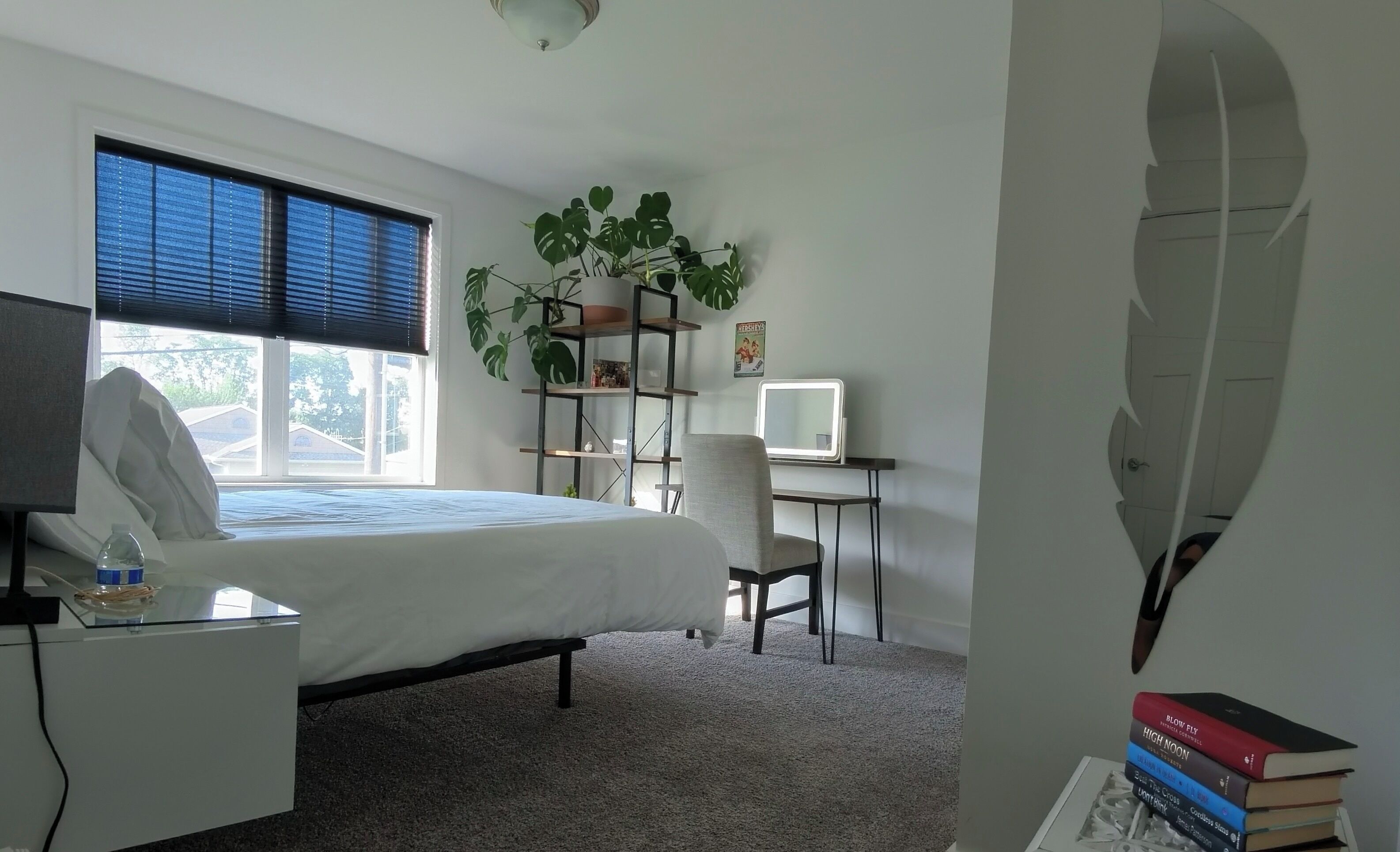 4 bedrooms, desk, iron/ironing board, travel cot