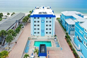 Exterior - 2-bedroom beachfront condo on Fort Myers Beach. 1 block to Times Square. (Fort Myers Beach)