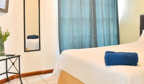 2 bedrooms, iron/ironing board, free WiFi