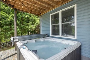 Bain à remous extérieur