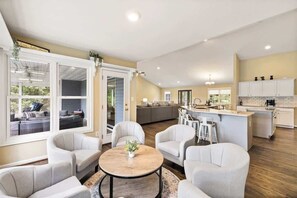 TV connectée, jeux vidéo, espaces bureaux