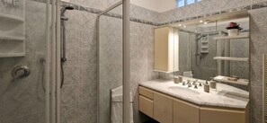 Shower, hair dryer, bidet - Giotto al Mare -by BelcantoVillas (Viareggio)