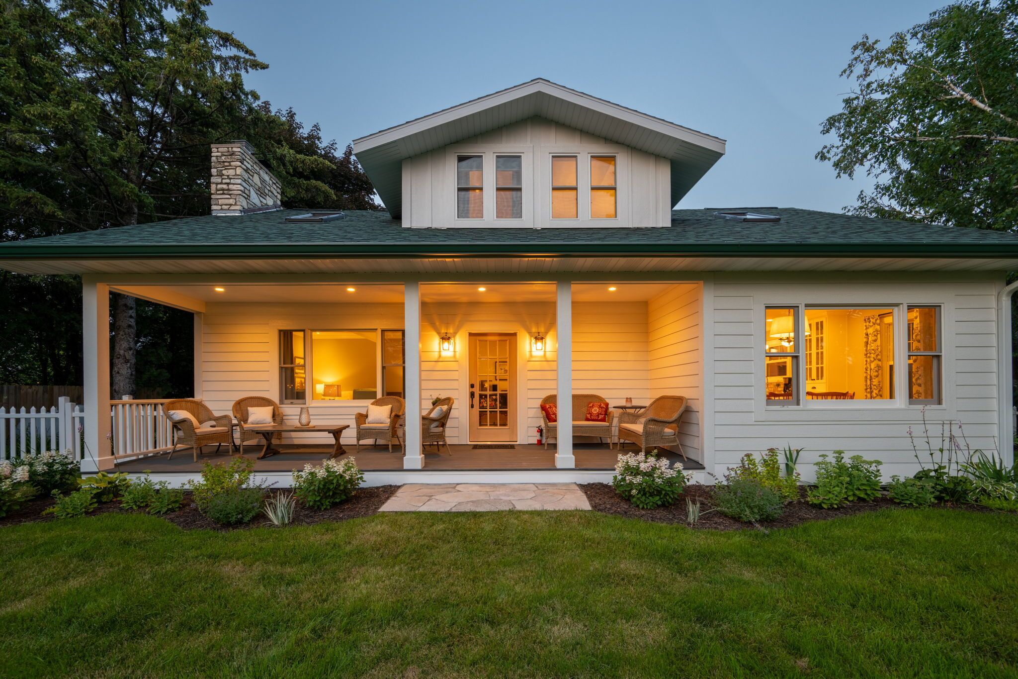 NEW!  Chicory Hill, a Luxury Family Retreat with all Ensuite Baths