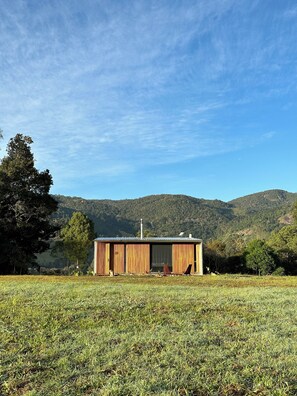 Hytte – deluxe, fjellutsikt | 2 soverom, allergitestet sengetøy, memory foam-senger og minibar