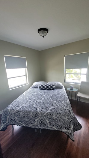 3 bedrooms, desk, iron/ironing board, WiFi