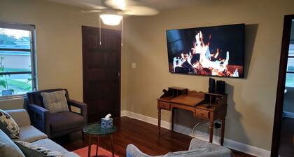 Cozy Home Near I-4, Lakeland hospital, cancer center & Joker Marchant Stadium