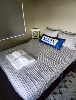 3 bedrooms, desk, iron/ironing board, WiFi - Cozy Home Near I-4, Lakeland hospital, cancer center and Joker Marchant Stadium (Lakeland)