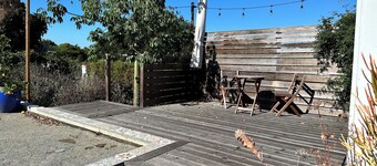 Charming studio in delightful La Mesa with WiFi, AC and Deck