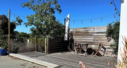 Charming studio in delightful La Mesa with WiFi, AC and Deck