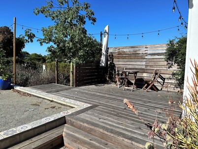 Charming studio in delightful La Mesa with WiFi, AC and Deck