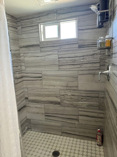 Charming studio in delightful La Mesa with WiFi, AC and Deck