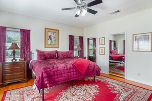 2 bedrooms, desk, iron/ironing board, free WiFi