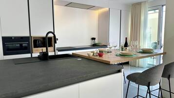 KylskÄp, mikrovÄgsugn, ugn och spishÀll