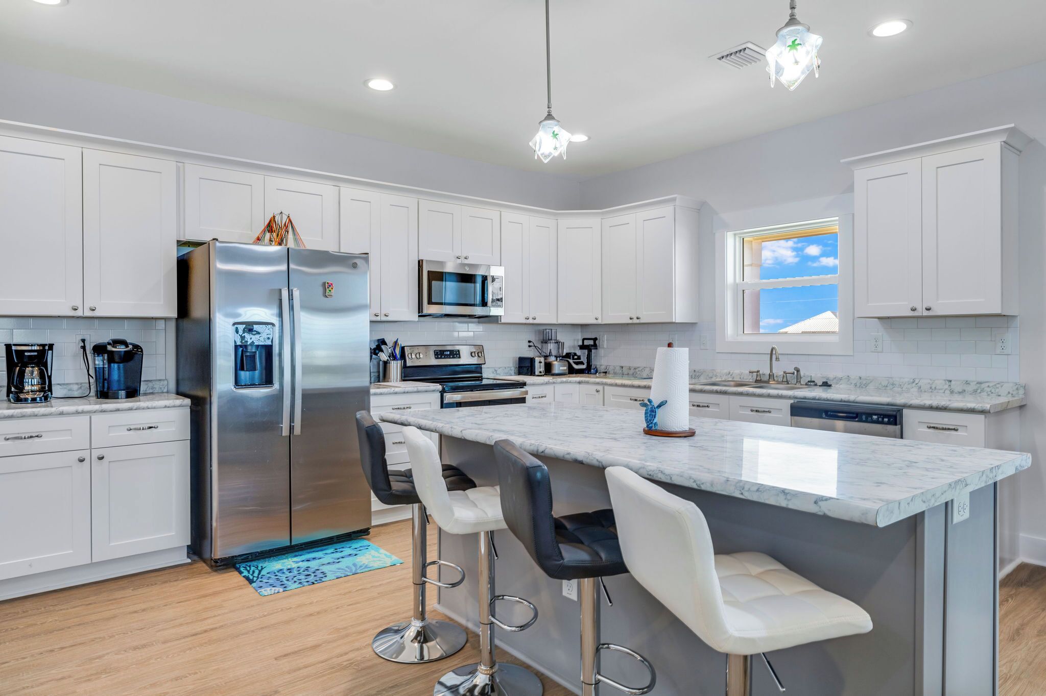 Refrigerador, microondas, horno, placa de cocina